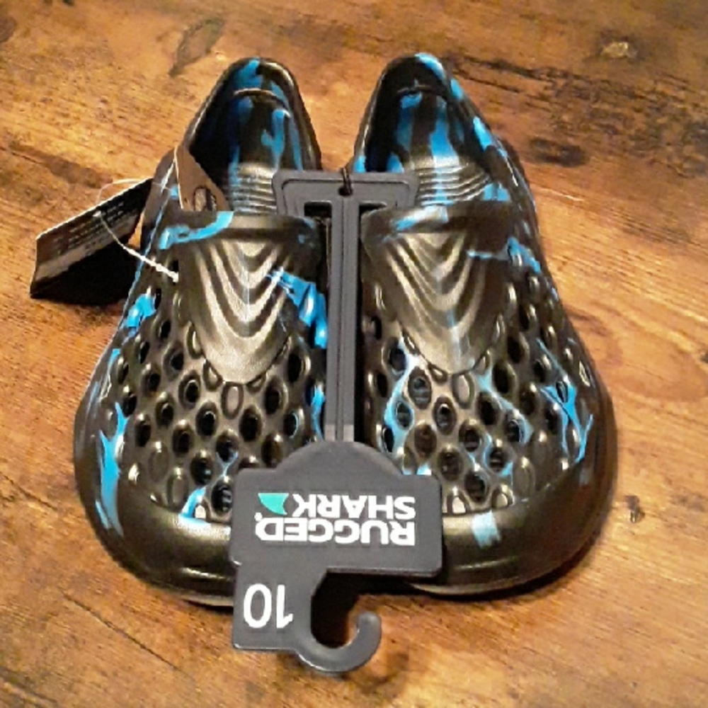 NWT Boys Sz 10 Rugged Shark Blue & Black Shoes Croc Style Trendy